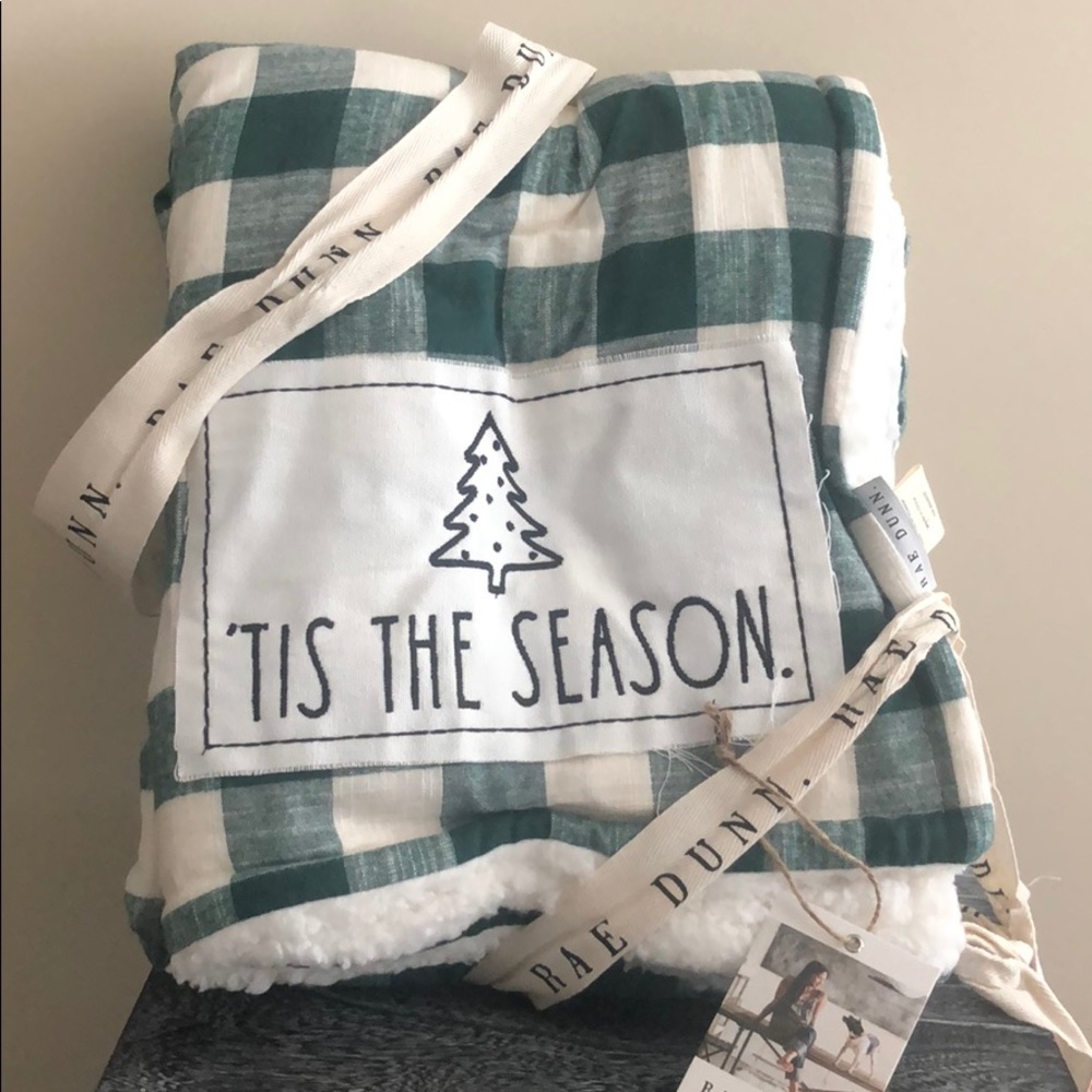 Rae Dunn TIS THE SEASON Sherpa throw